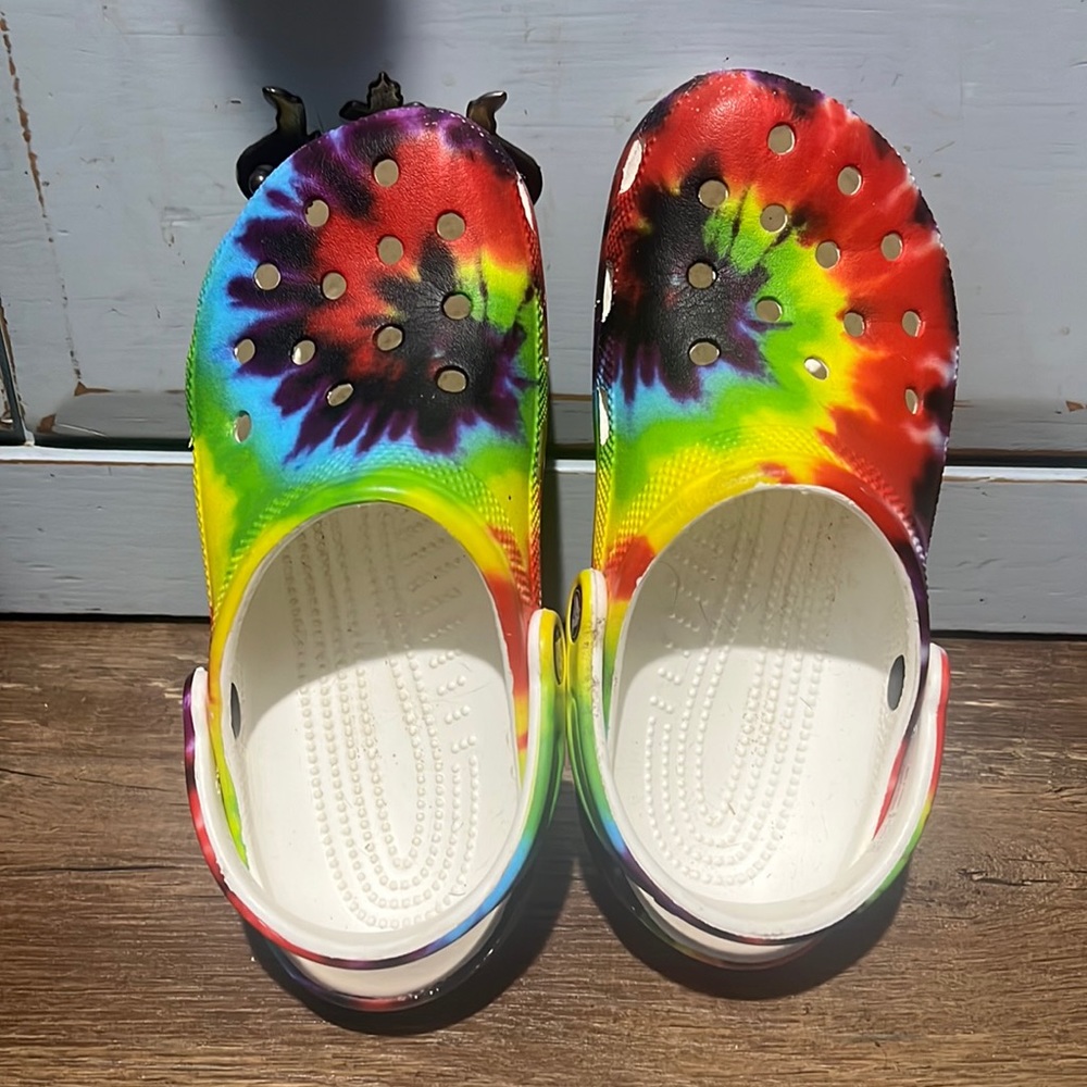 CROCS UNISEX CLASSIC CLOG - RAINBOW TIE DYE